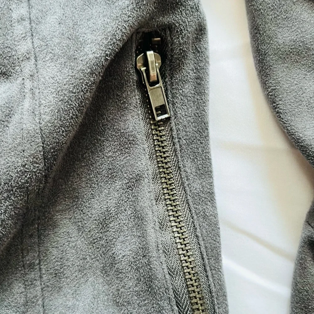 CUPCAKES and CASHMERE Brislin Faux Suede Drape Jacket - Picture 6 of 9